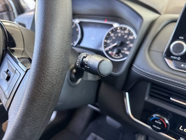 Used 2023 Nissan Rogue SV image 23