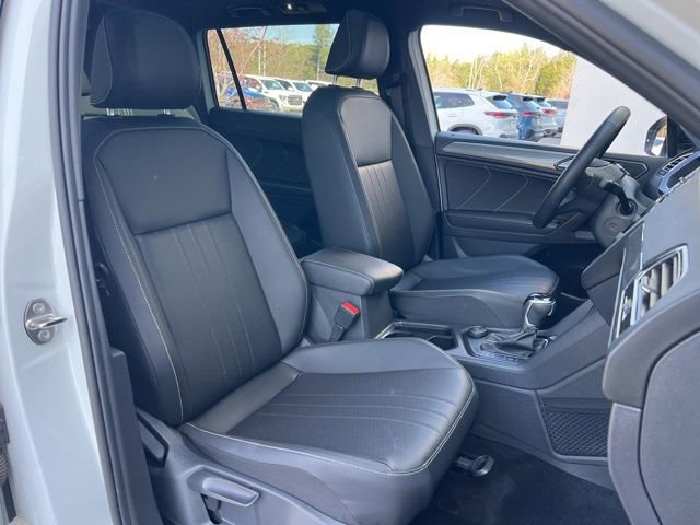 Certified 2023 Volkswagen Tiguan SE R-Line image 39