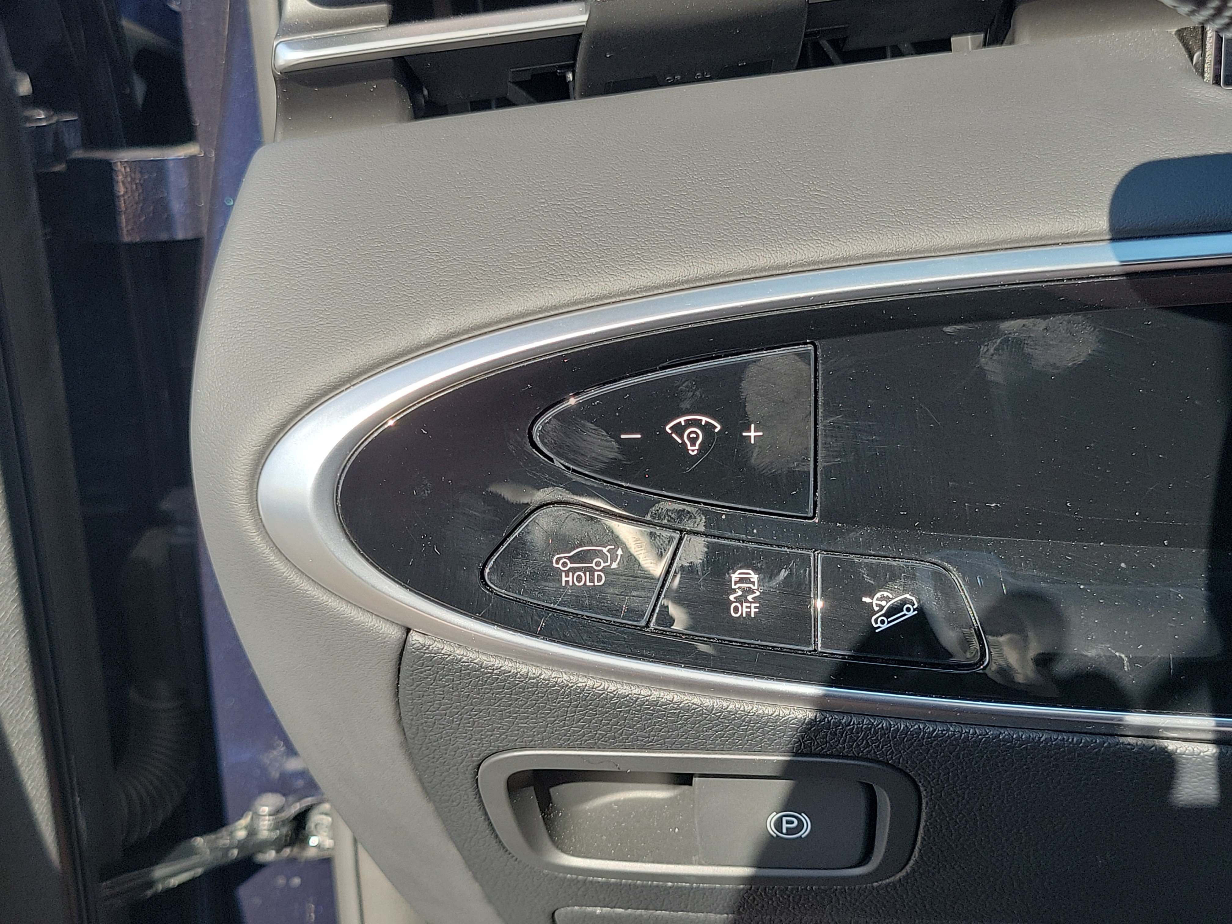 Certified 2026 Genesis GV70 2.5T Advanced AWD/4WD image 14