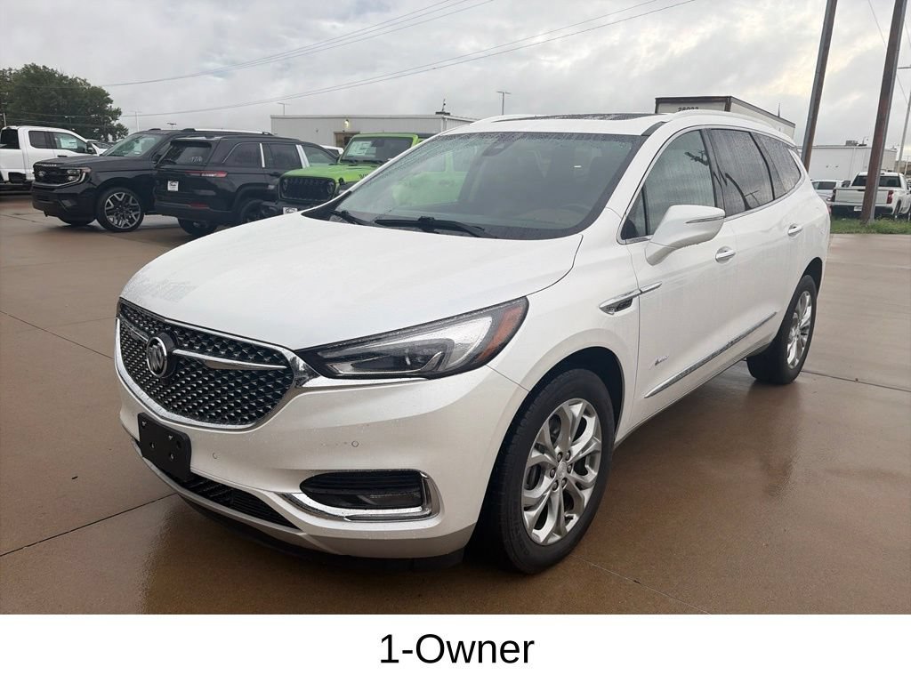 Used 2018 Buick Enclave Avenir w/ Avenir Technology Package AWD/4WD image 3