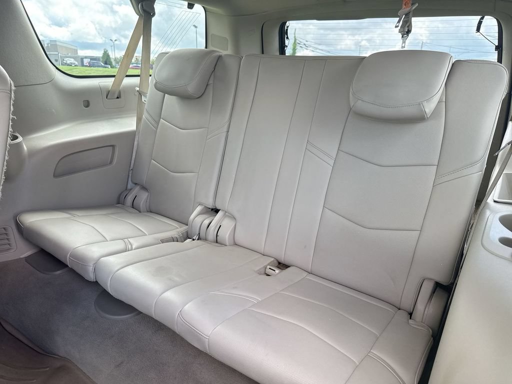 Used 2020 Cadillac Escalade ESV Premium Luxury AWD/4WD image 12