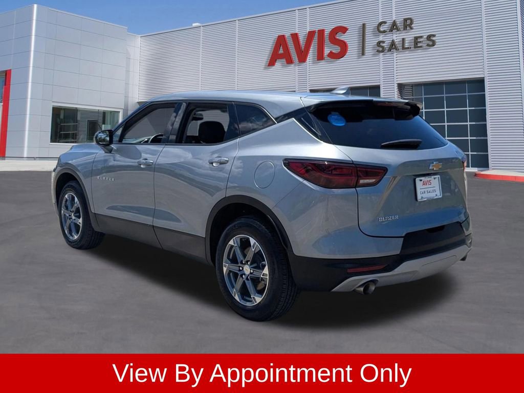 Used 2025 Chevrolet Blazer LT FWD image 9