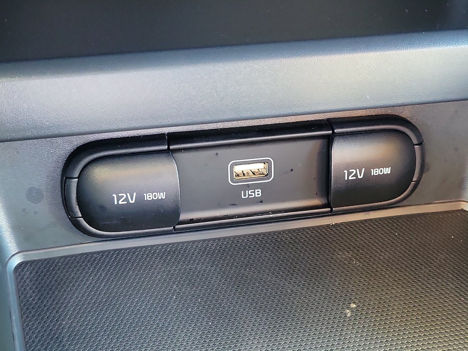 Used 2025 Kia Soul LX FWD image 23