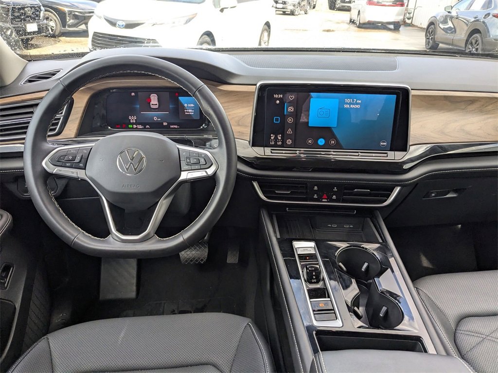 Used 2025 Volkswagen Atlas SE image 27