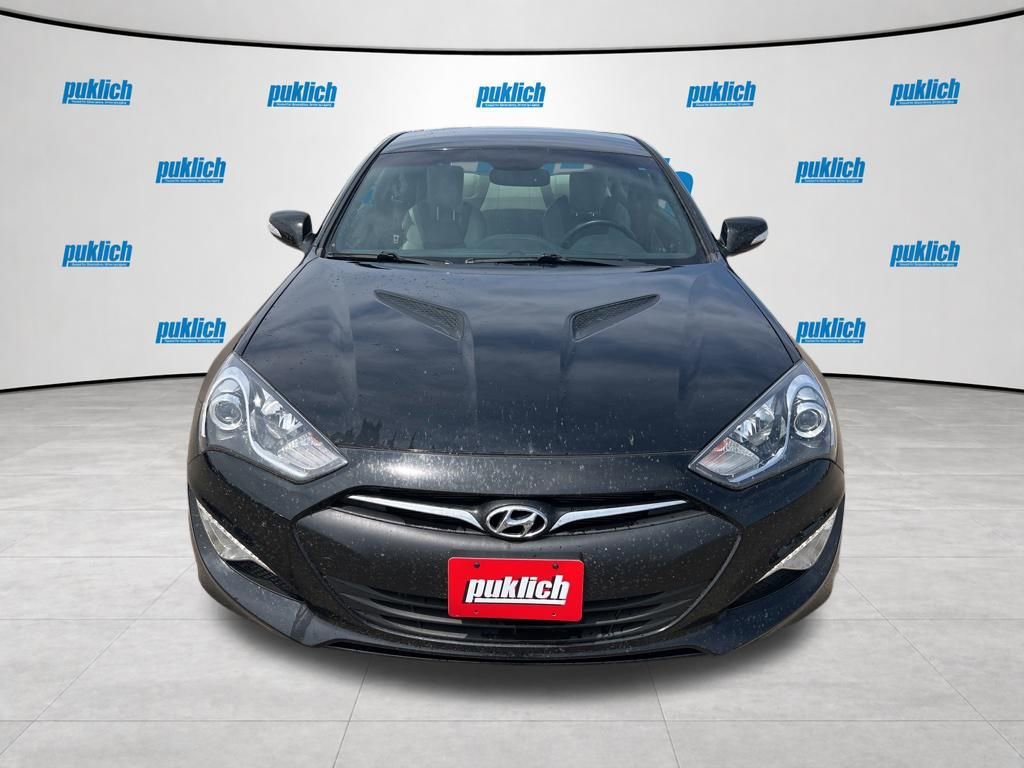 Used 2016 Hyundai Genesis 3.8 RWD image 2