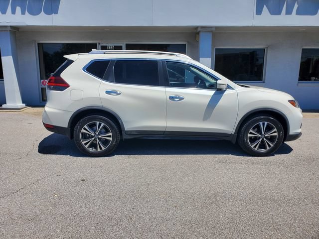 Used 2019 Nissan Rogue SV w/ Premium Package FWD image 5