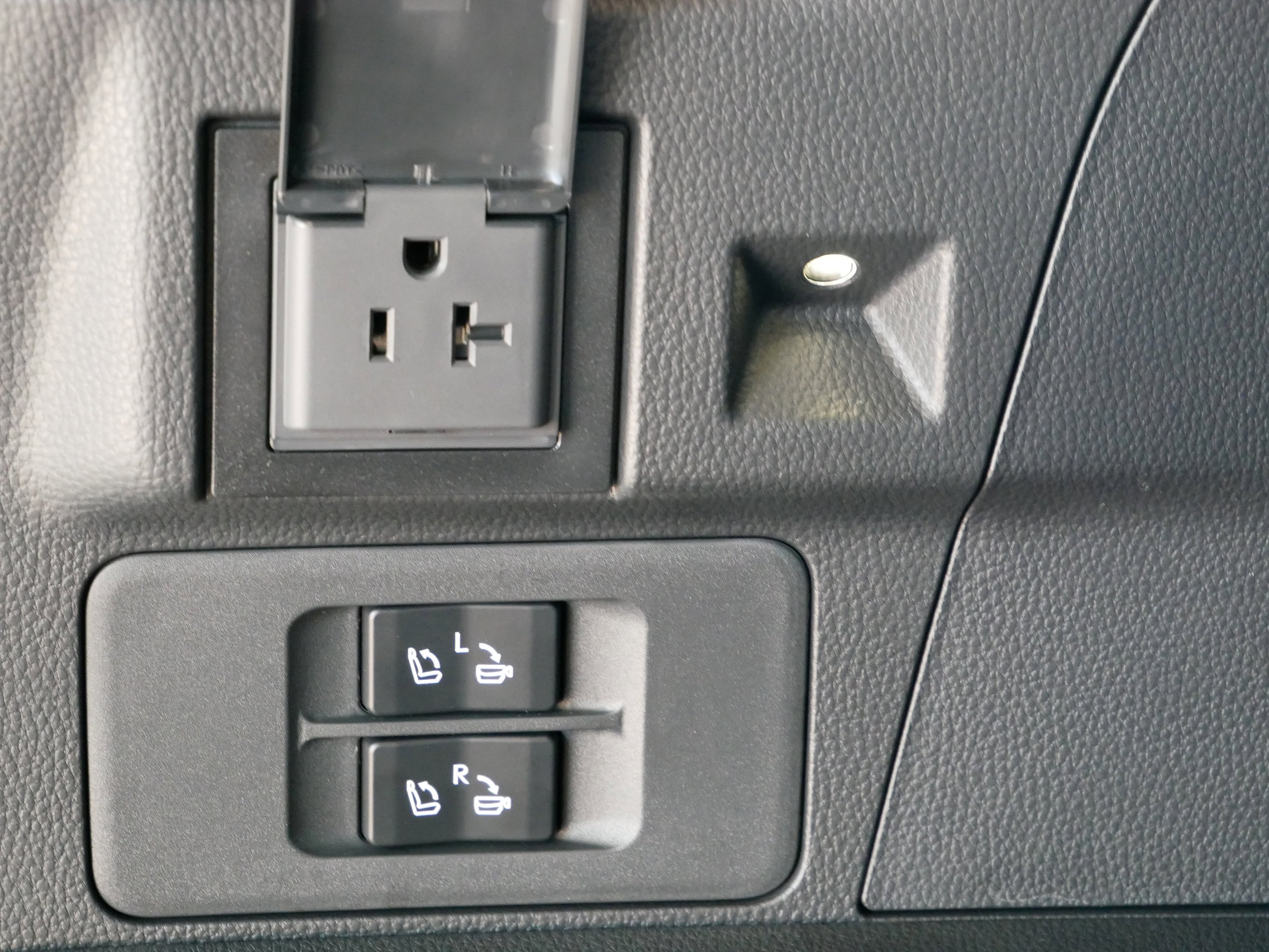 New 2025 Lexus LX 700h F Sport image 20