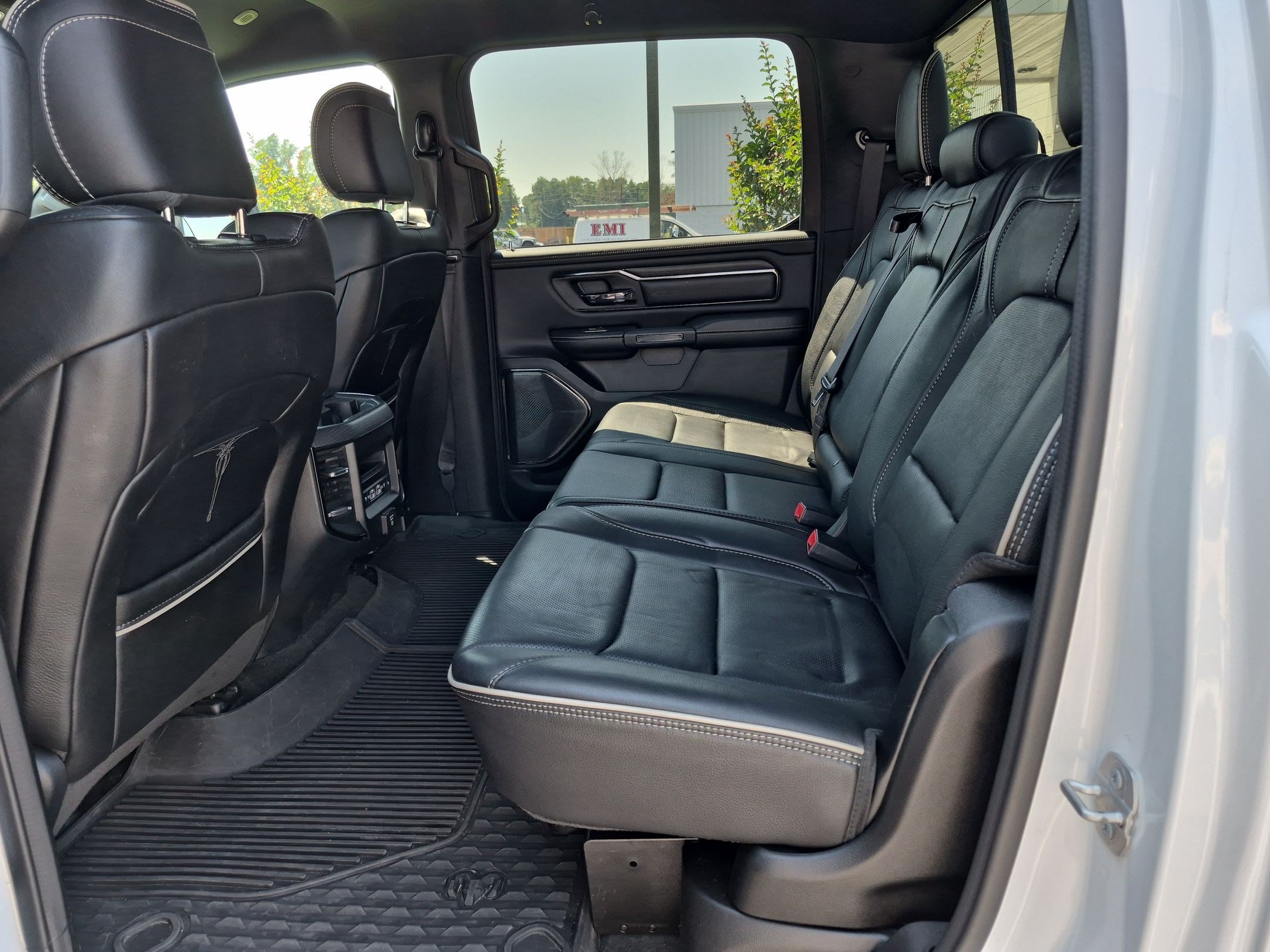 Used 2023 RAM 1500 Limited AWD/4WD image 16