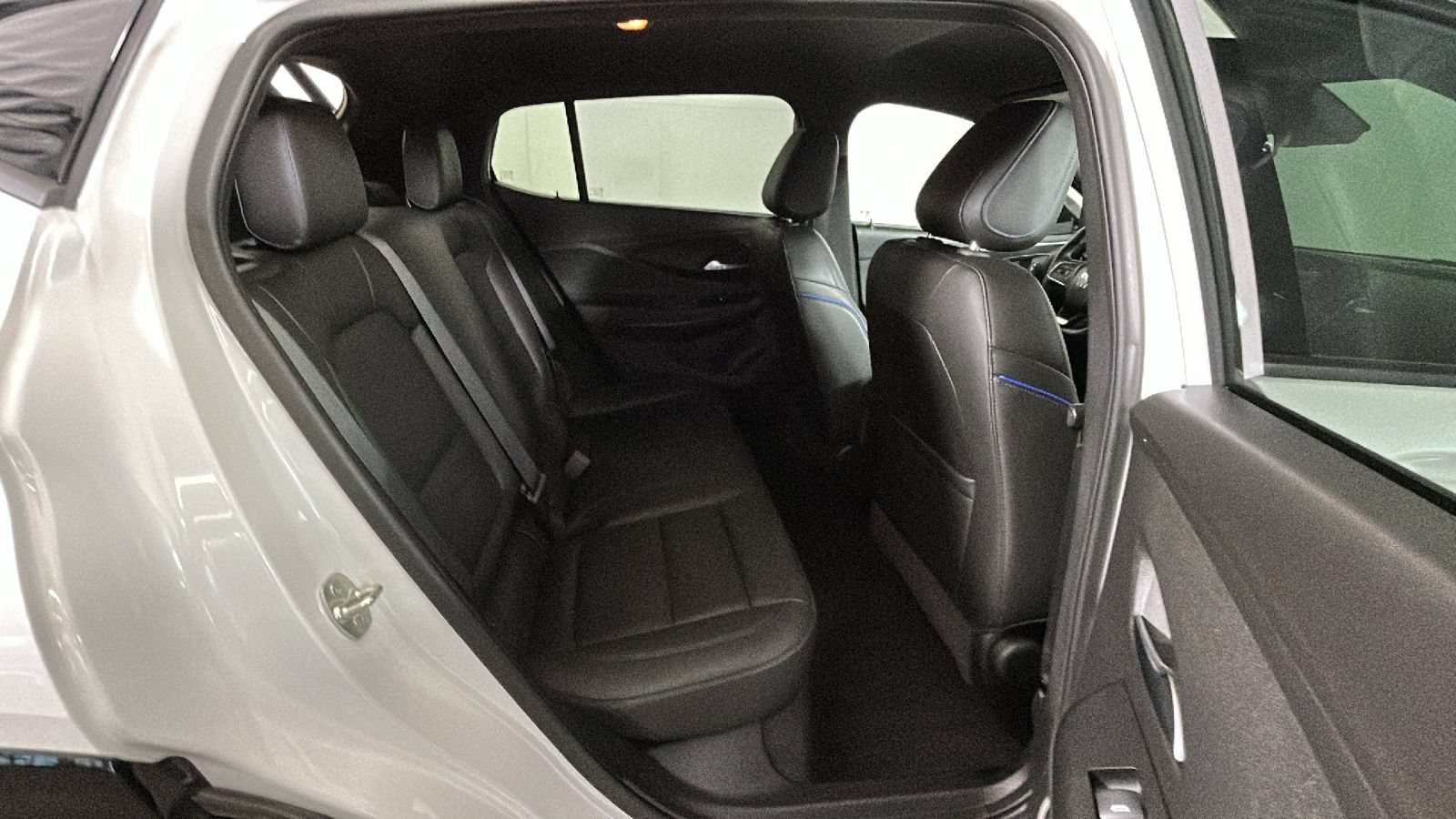 Used 2024 Buick Envista Sport Touring w/ Convenience I Package FWD image 32