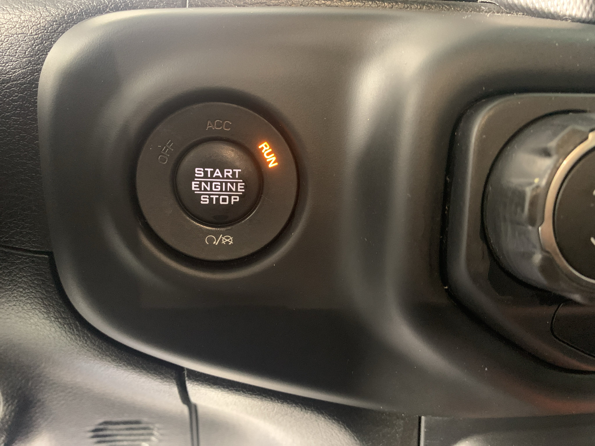 Used 2020 Jeep Gladiator Overland AWD/4WD image 16