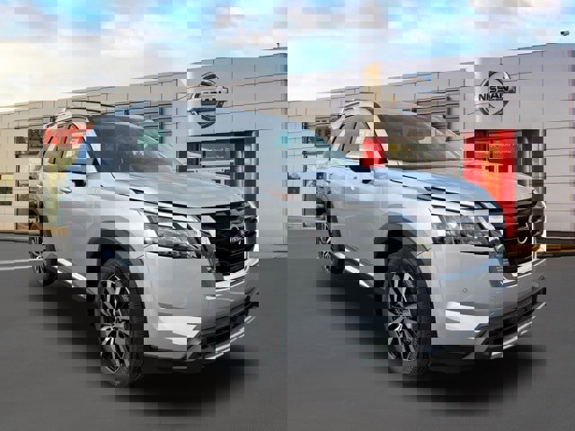 New 2025 Nissan Pathfinder Platinum