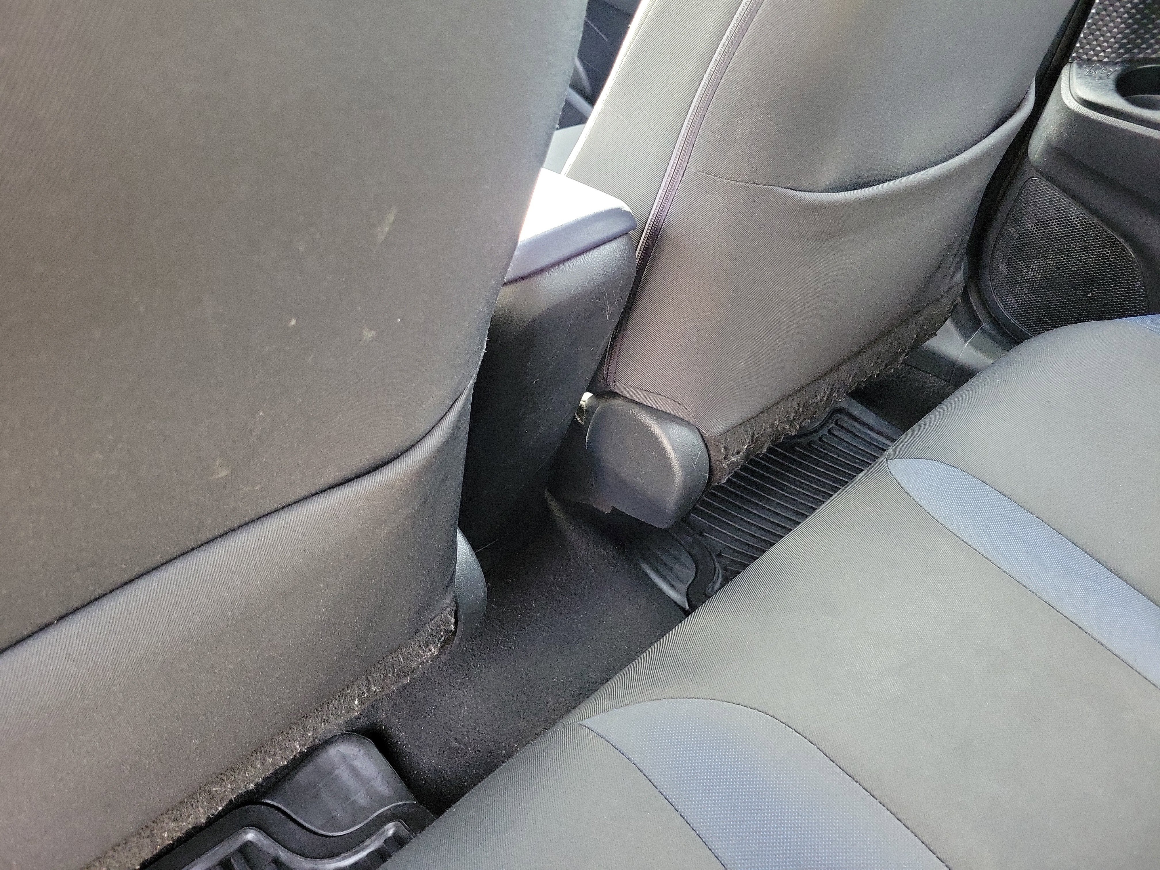 Used 2021 Toyota C-HR XLE FWD image 13