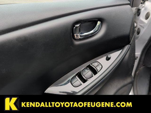 Used 2016 Nissan Leaf SL FWD image 10