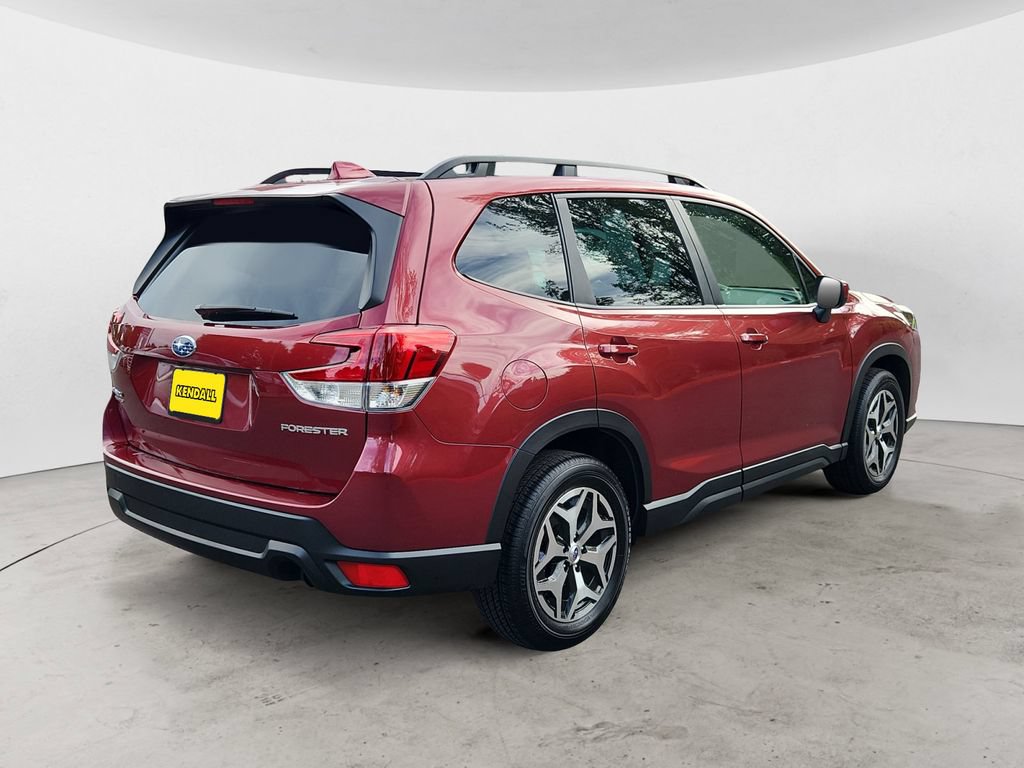 Used 2023 Subaru Forester Premium AWD/4WD image 5