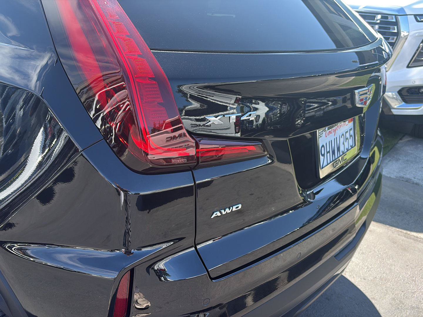 Used 2024 Cadillac XT4 Premium Luxury w/ Technology Package AWD/4WD image 28