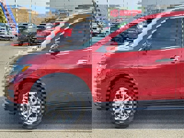 Used 2018 Nissan Rogue SV image 8