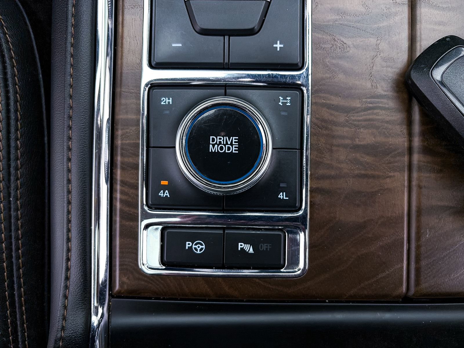 Used 2019 Ford Expedition Max Platinum AWD/4WD image 34