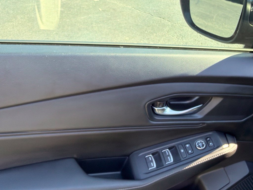 Used 2025 Honda Accord Sport image 9
