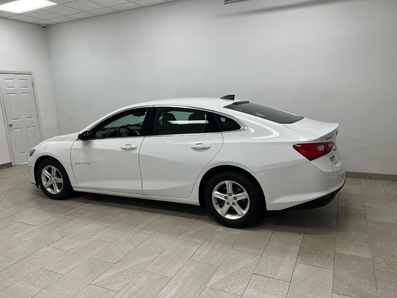Used 2021 Chevrolet Malibu LS w/ Driver Confidence Package II FWD image 14