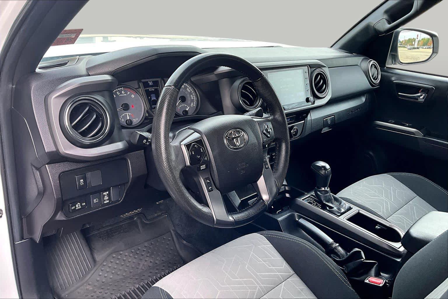 Used 2023 Toyota Tacoma TRD Off-Road AWD/4WD image 18