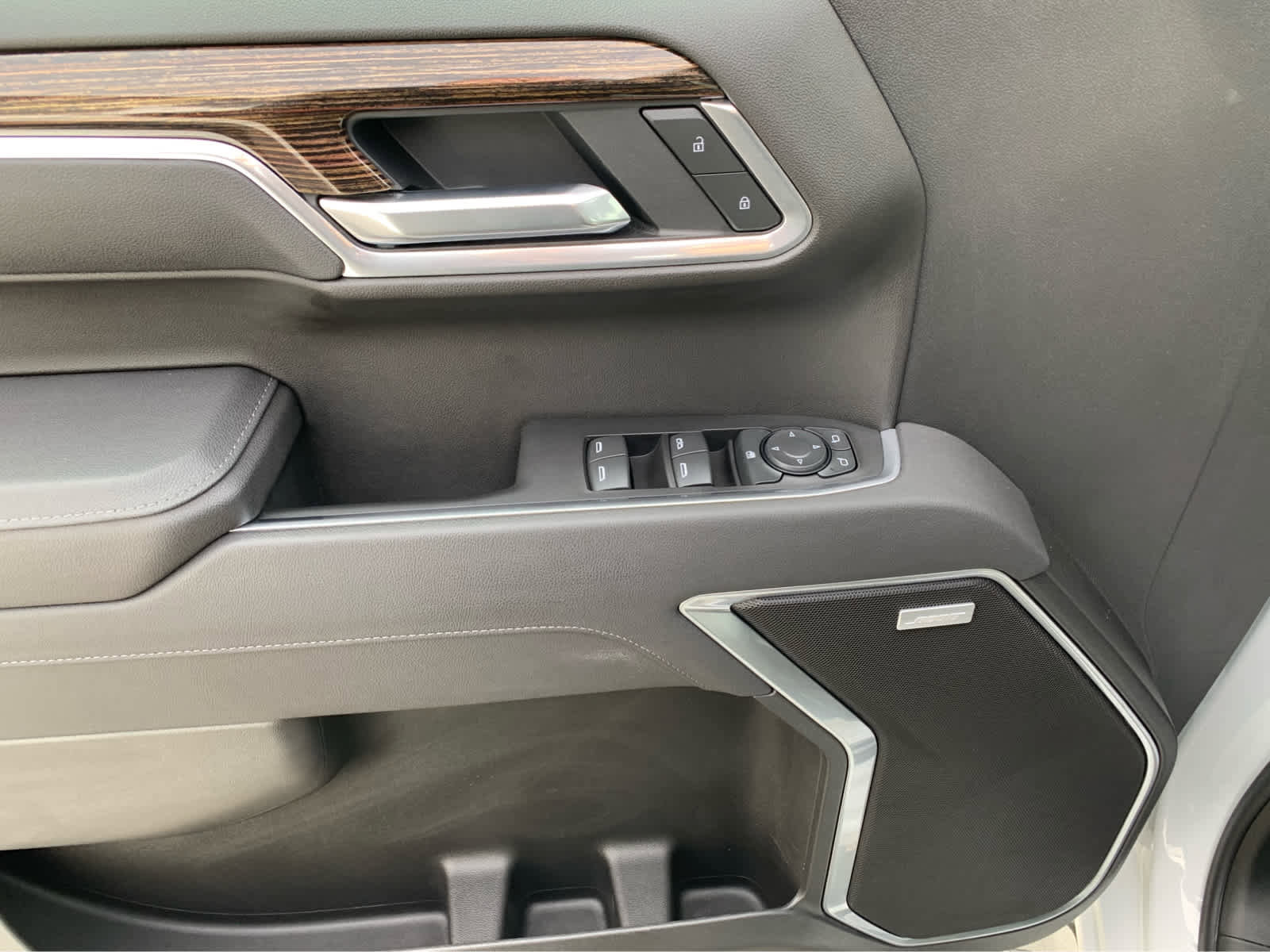 Used 2025 GMC Sierra 1500 Elevation w/ Elevation Premium Package image 11