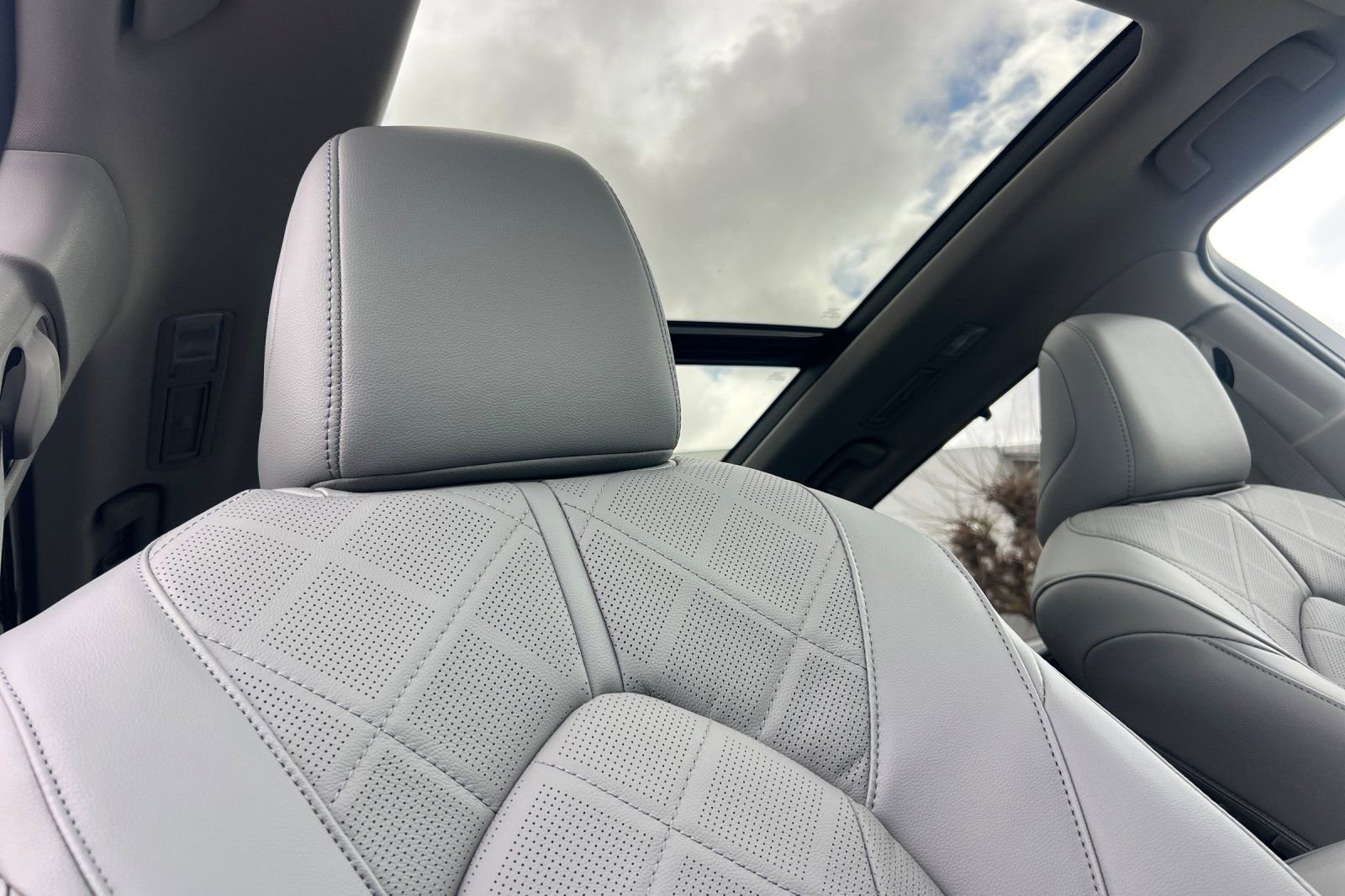 New 2026 Toyota Highlander Platinum image 20