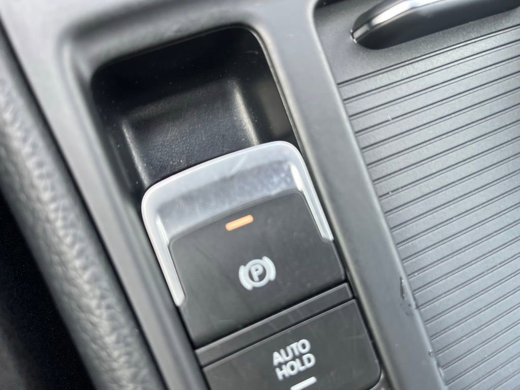 Used 2017 Volkswagen Golf R 4-Door image 44