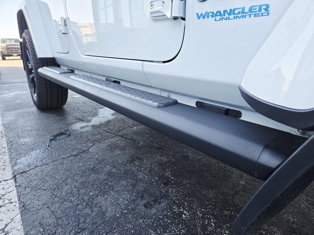 Used 2022 Jeep Wrangler Unlimited Sahara w/ Safety Group image 22