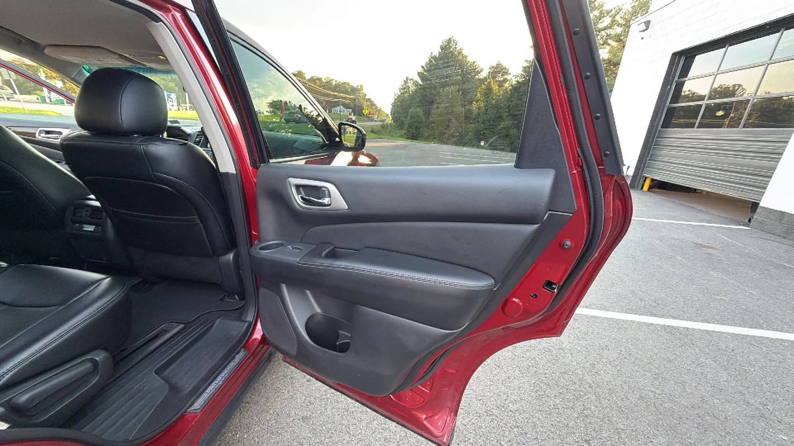 Used 2014 Nissan Pathfinder SL w/ SL Tech Package AWD/4WD image 53