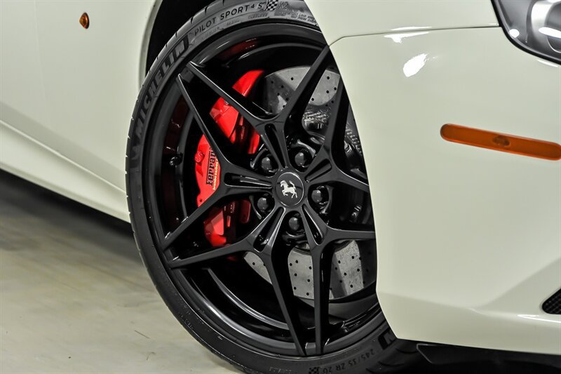 Used 2016 Ferrari California T RWD image 4