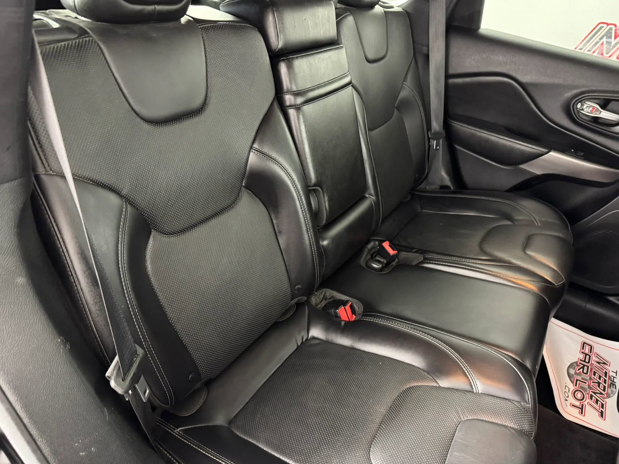 Used 2019 Jeep Cherokee Limited image 27