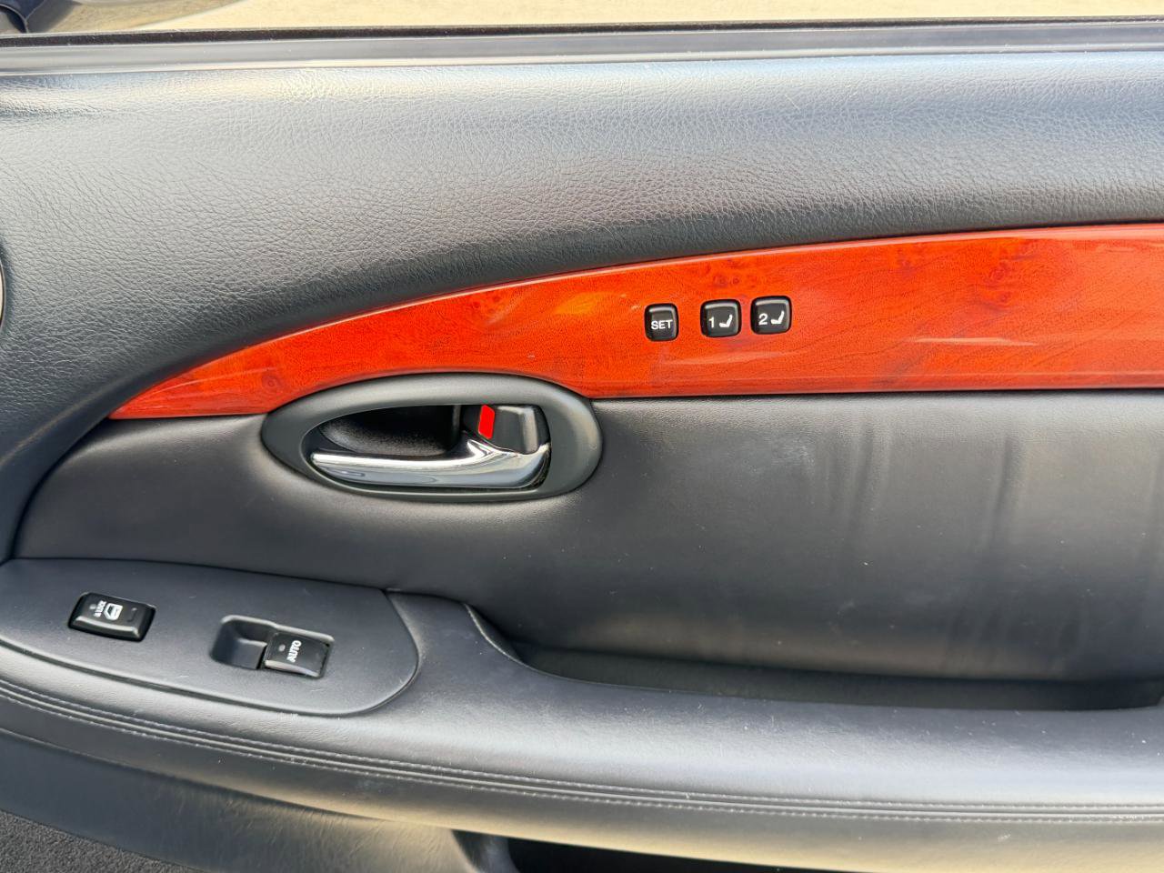 Used 2006 Lexus SC 430 Convertible image 61