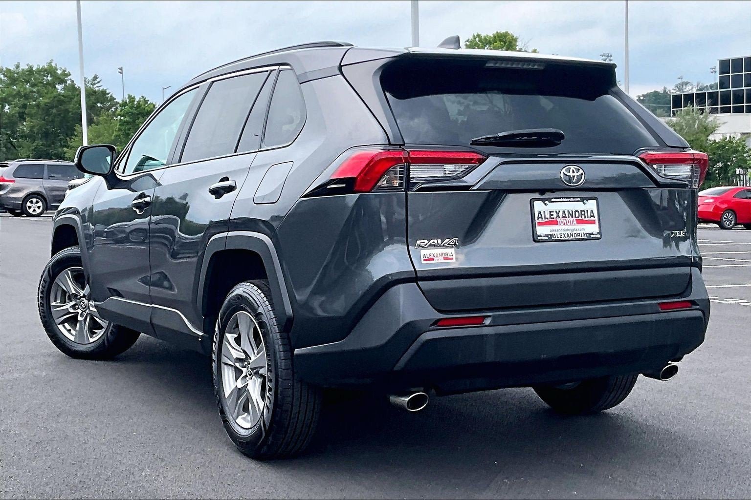 Used 2024 Toyota RAV4 XLE FWD image 11