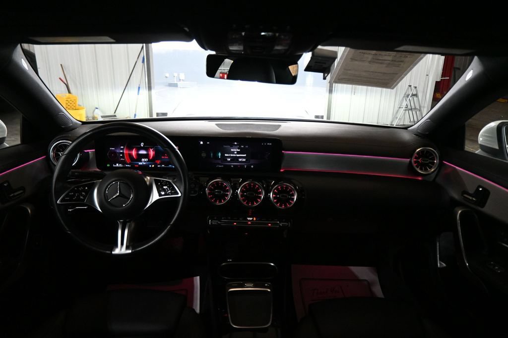 Used 2025 Mercedes-Benz CLA 250 image 9