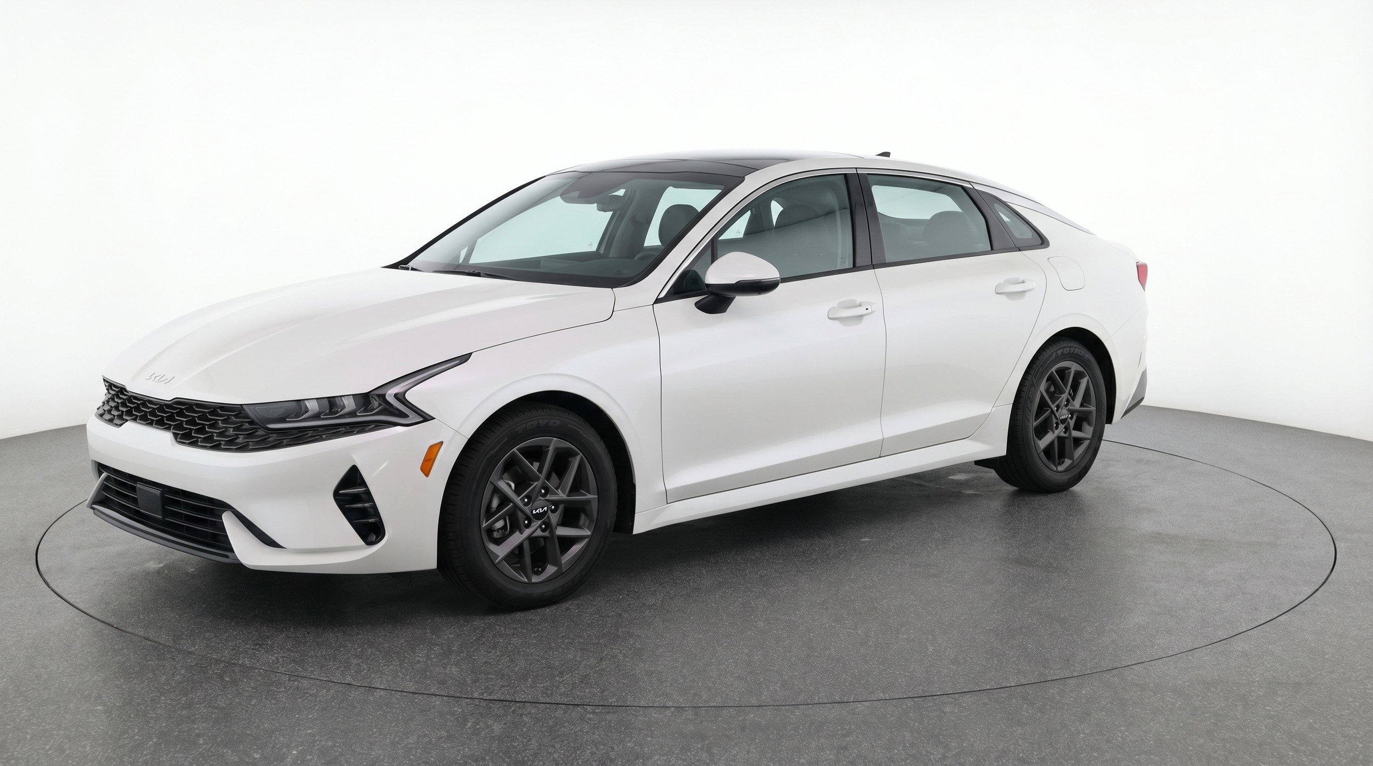 Used 2025 Kia K5 LXS image 3