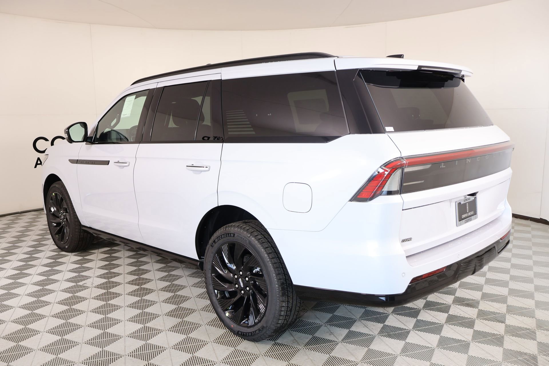 New 2026 Lincoln Navigator Reserve image 24