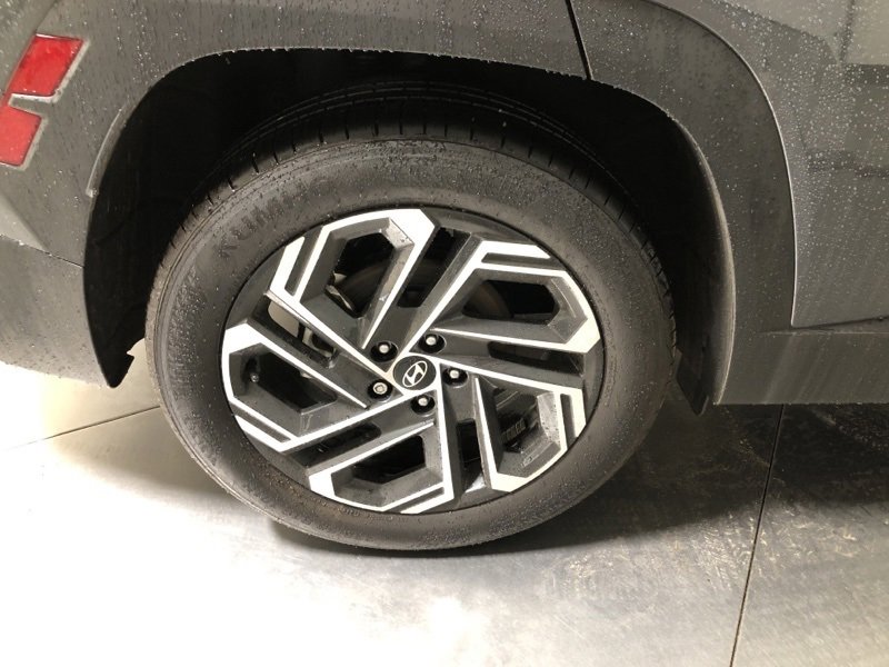 Used 2025 Hyundai Tucson Limited image 10