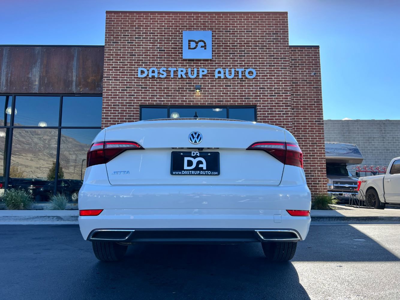 Used 2021 Volkswagen Jetta R-Line w/ R-Line Cold Weather Package image 5