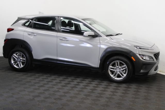 Used 2023 Hyundai Kona SE FWD image 3