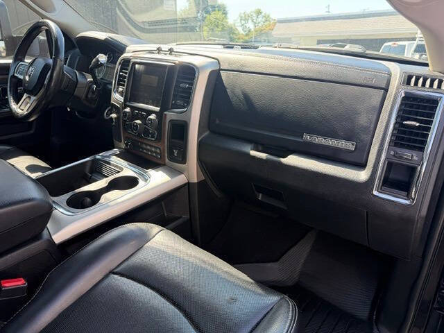 Used 2016 RAM 2500 Laramie w/ Sport Appearance Group AWD/4WD image 38