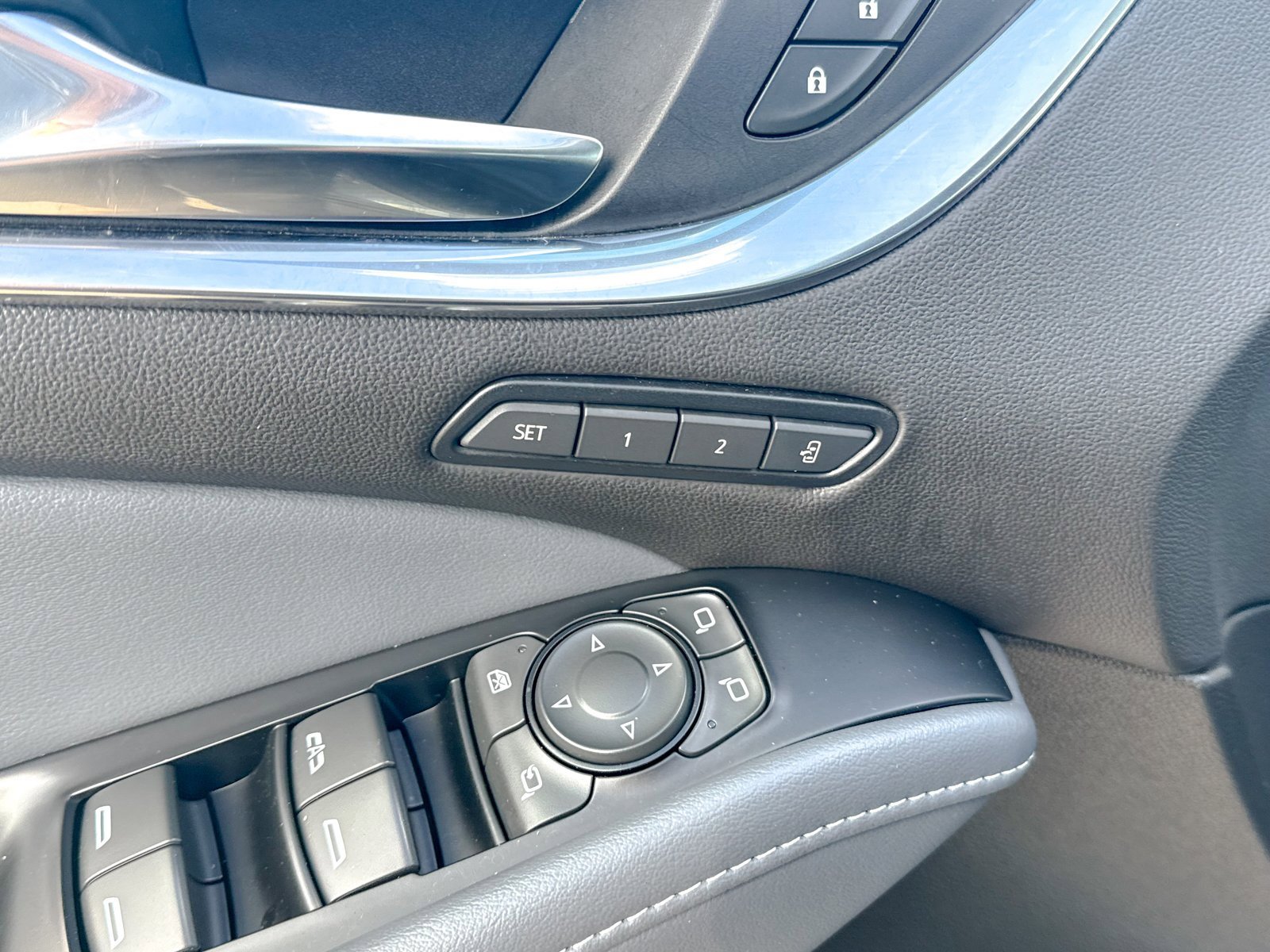 Certified 2024 Buick Enclave Premium image 18