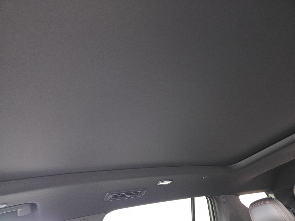 New 2027 Chevrolet Traverse RS w/ LPO, Floor Liner Package FWD image 25