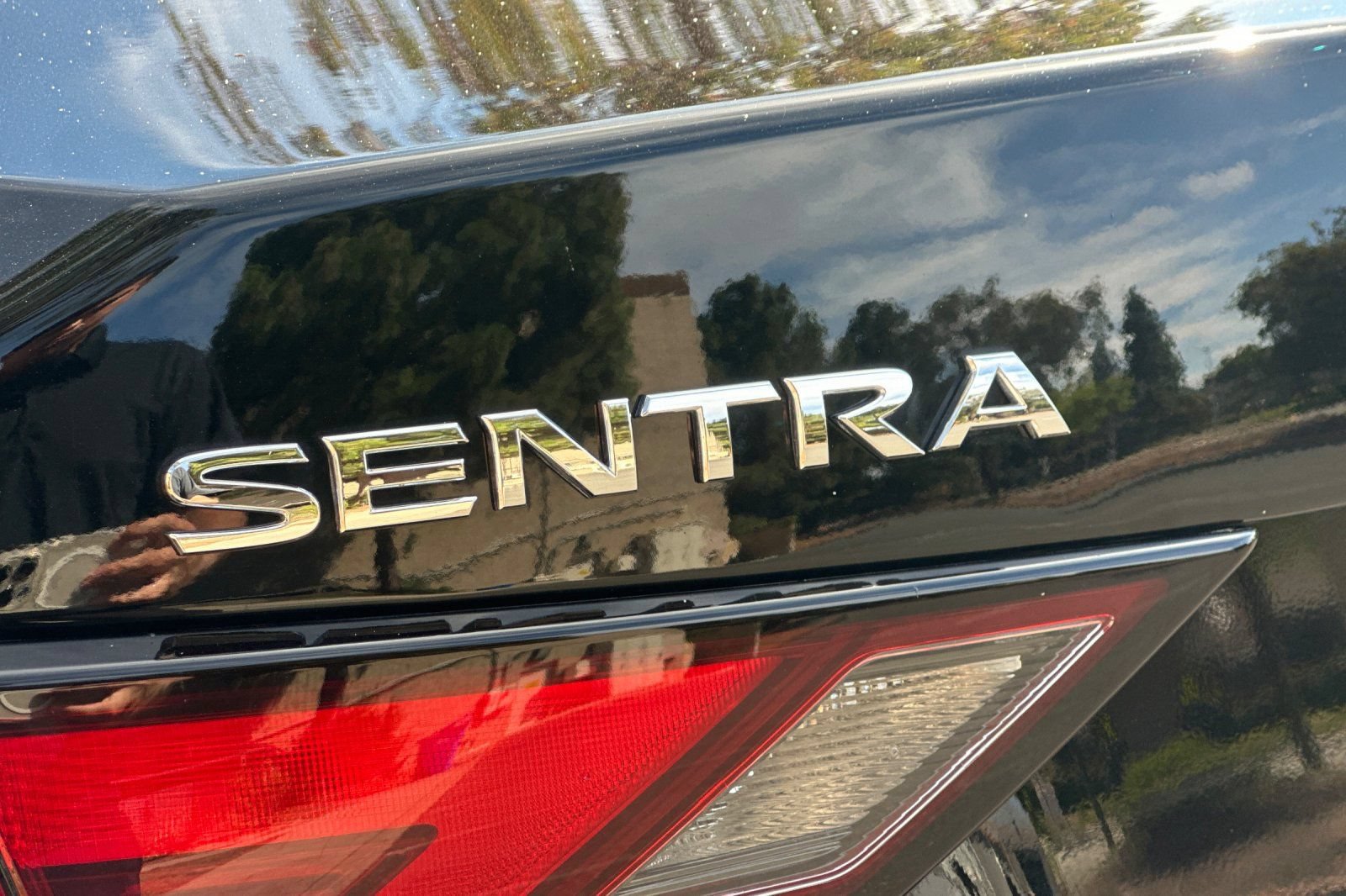 Used 2024 Nissan Sentra SV FWD image 24