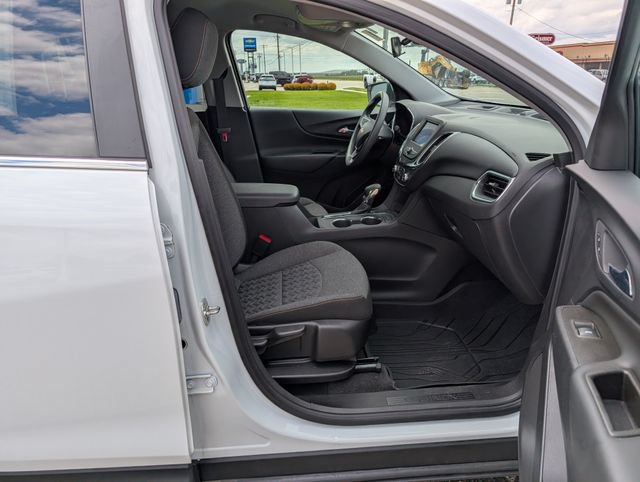 Used 2023 Chevrolet Equinox LT w/ LPO, Floor Liner Package AWD/4WD image 3