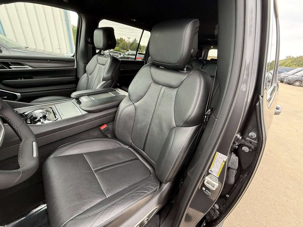 Used 2024 Jeep Wagoneer L Series II w/ Flexible Seating Group image 21