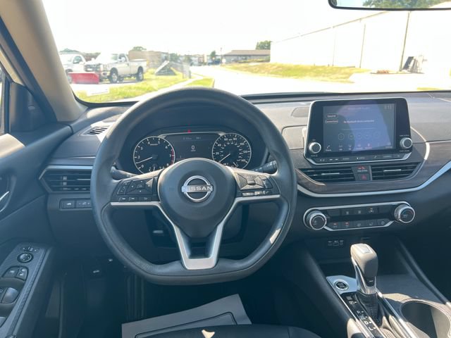 Used 2025 Nissan Altima 2.5 SV FWD image 20