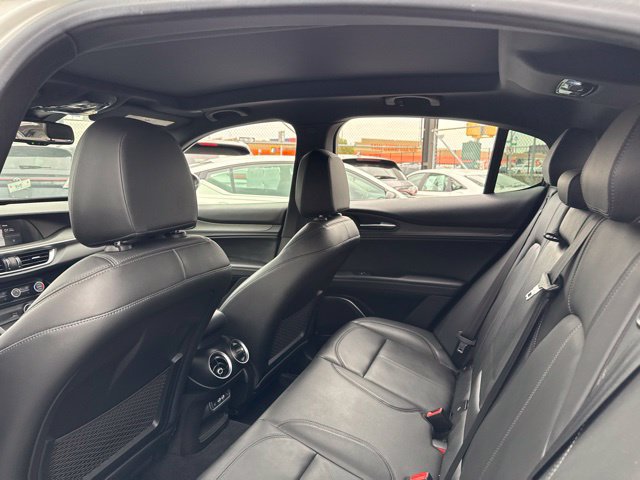 Used 2023 Alfa Romeo Stelvio Ti AWD/4WD image 29