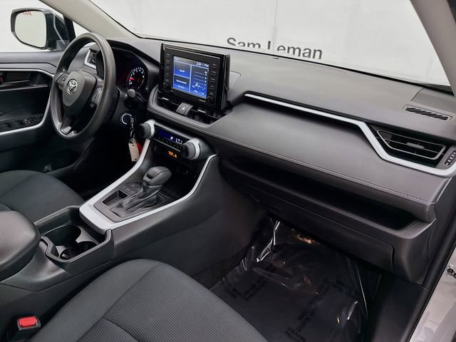 Used 2021 Toyota RAV4 LE image 26