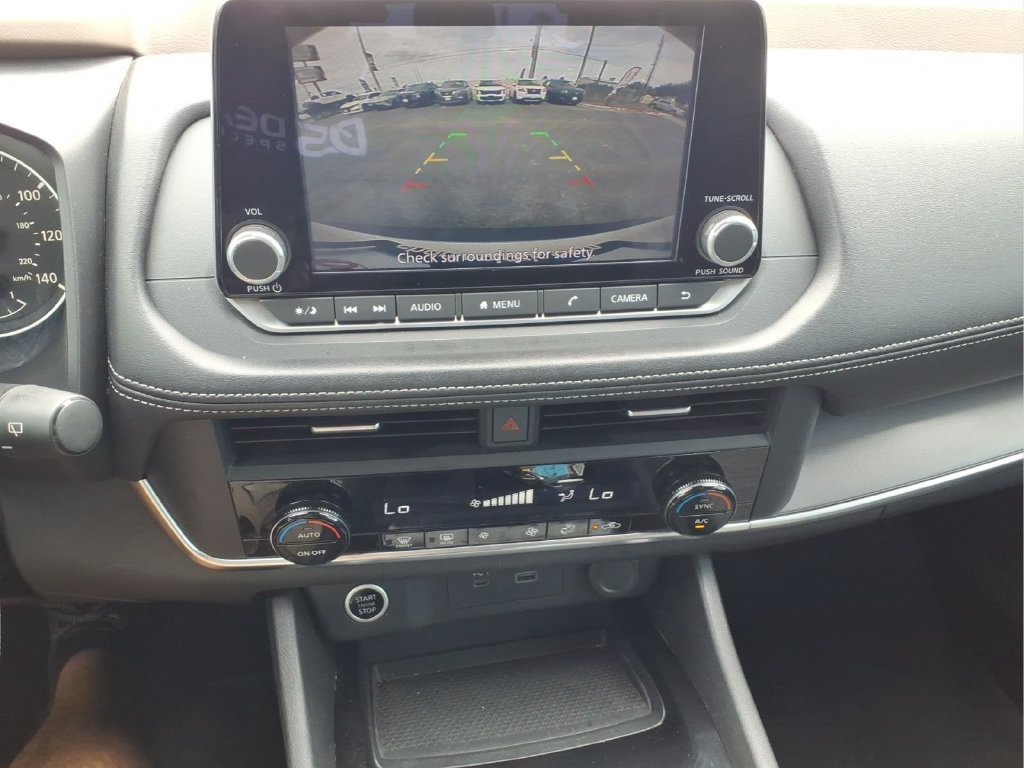 Used 2023 Nissan Rogue SV FWD image 16