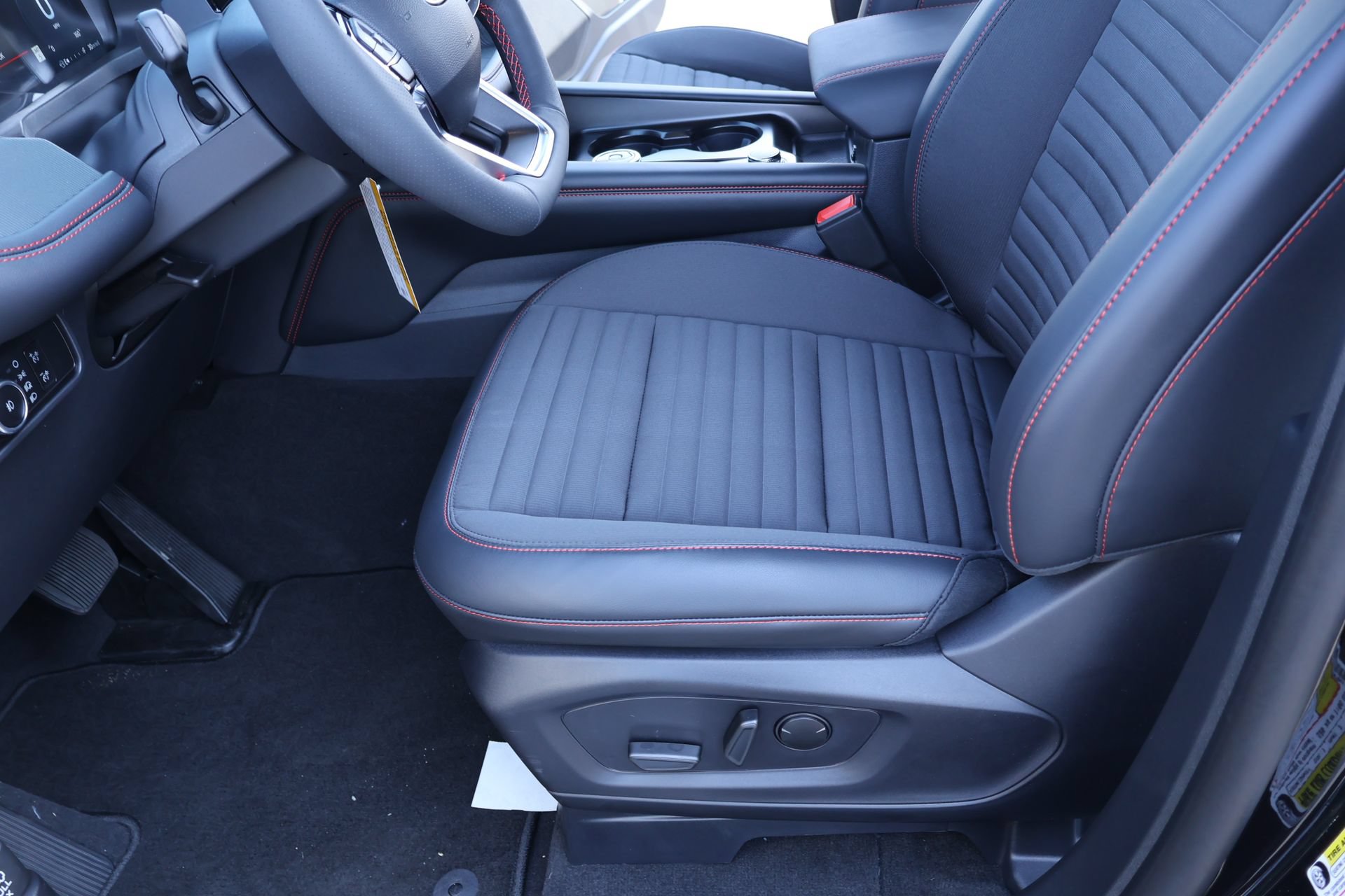 New 2026 Ford Explorer ST-Line w/ ST-Line Street Pack AWD/4WD image 12